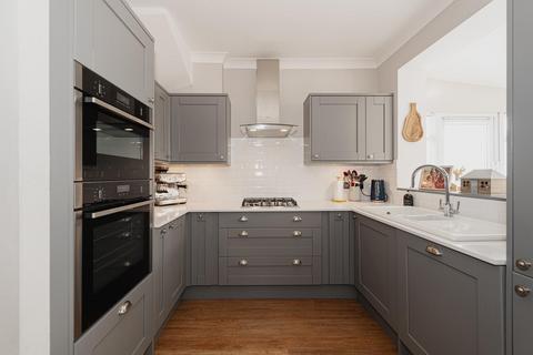 68 Braemar Road, Worcester Park, KT4 8SW