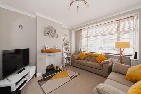 68 Braemar Road, Worcester Park, KT4 8SW