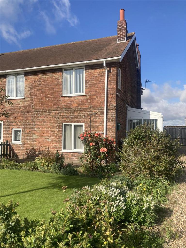 Field Lane, Friskney, Boston 2 bed house £600 pcm (£138 pw)