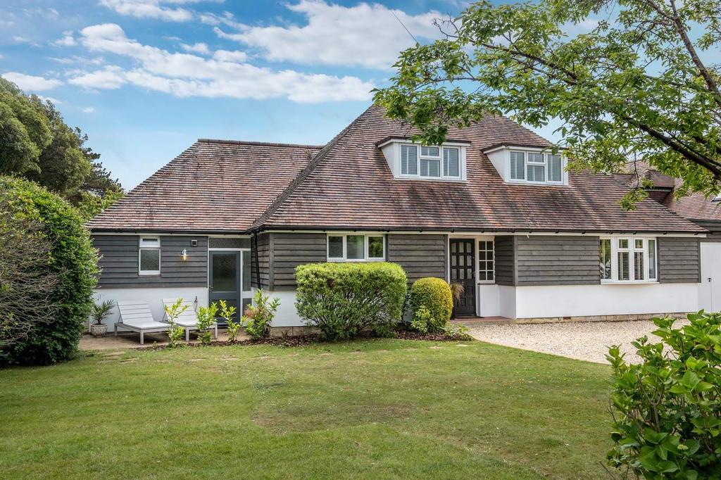 Bembridge, Isle Of Wight 3 bed detached house for sale £835,000