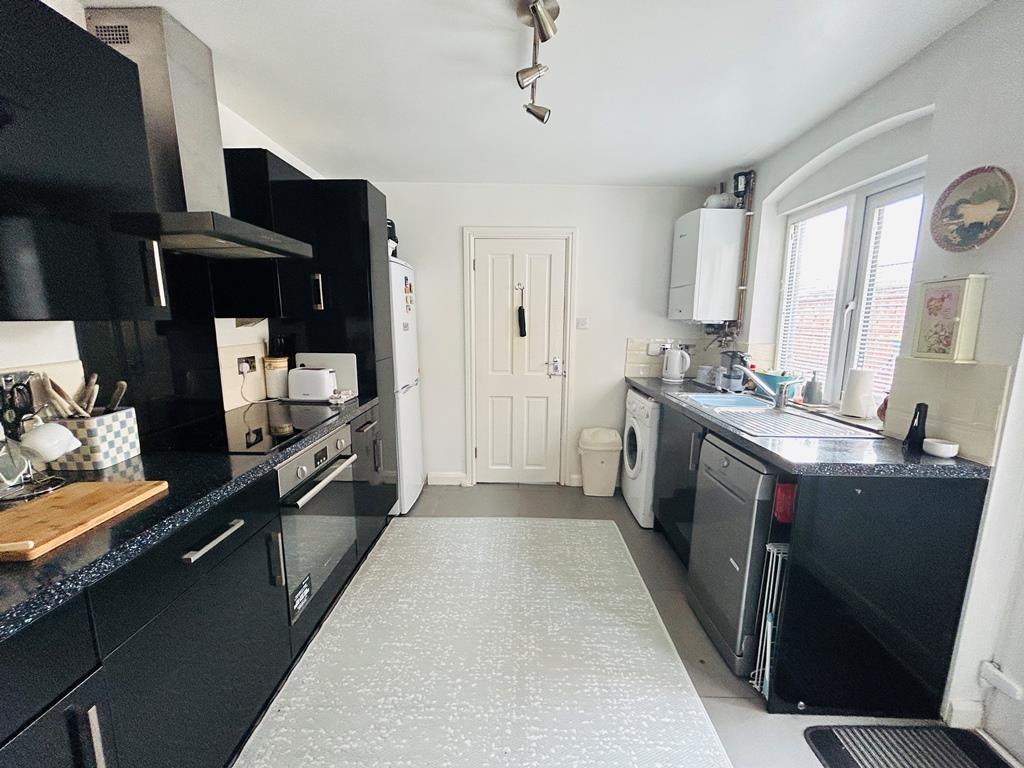 Elm Road, Evesham 2 bed end of terrace house for sale £220,000