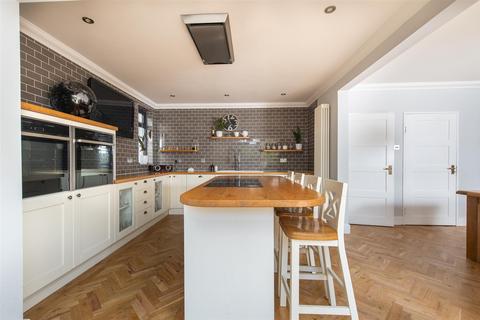 84 Carters Lane, Halesowen, B62 0BT