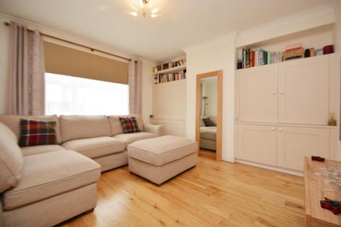 28 Austin Waye, Uxbridge, UB8 2RQ