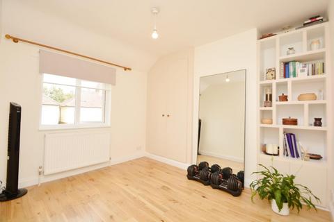 28 Austin Waye, Uxbridge, UB8 2RQ
