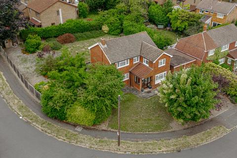 4 Aston Way, Epsom, KT18 5LZ