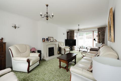 4 Aston Way, Epsom, KT18 5LZ