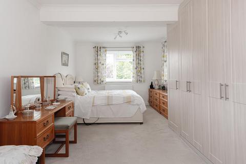 4 Aston Way, Epsom, KT18 5LZ