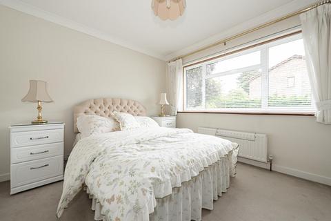 4 Aston Way, Epsom, KT18 5LZ