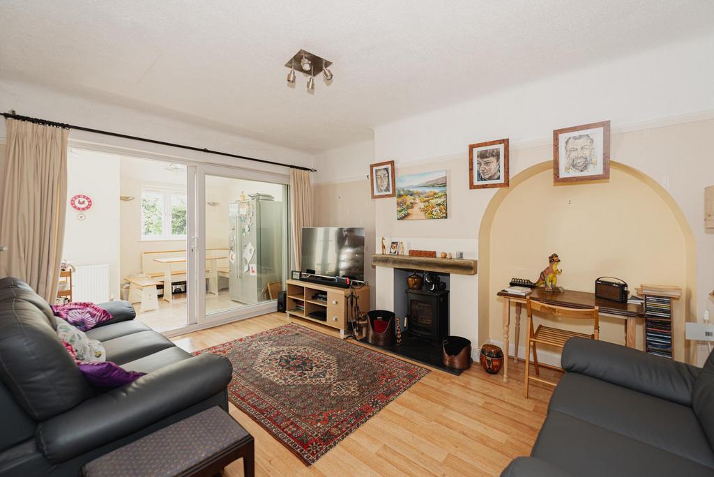 Parklawn Avenue, Epsom 3 bed semidetached house for sale £700,000