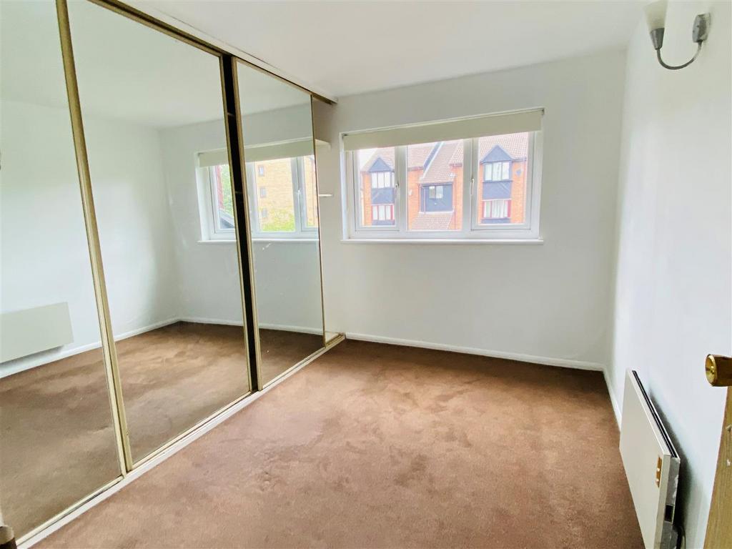 Adams Way, Croydon 1 bed apartment £1,275 pcm (£294 pw)