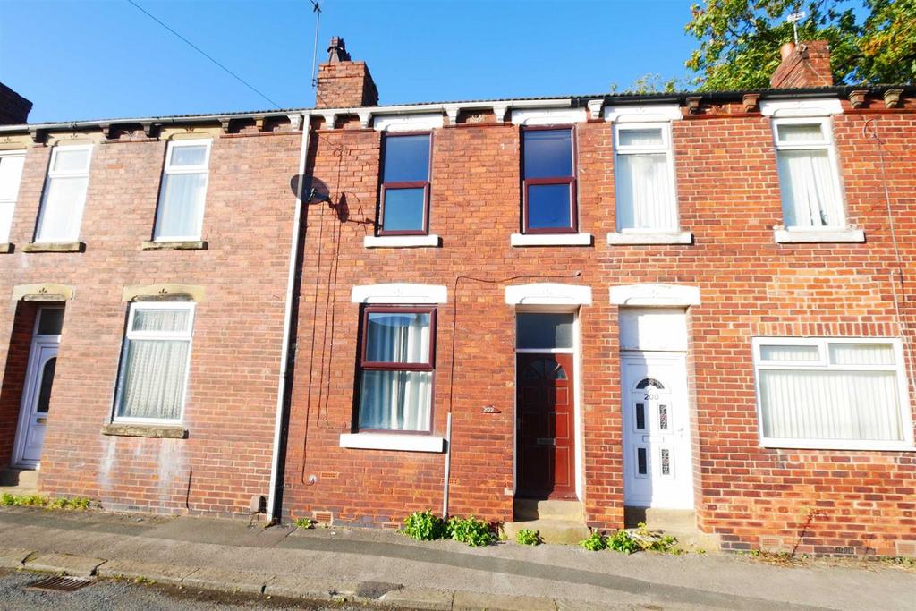 Dewsbury Road, Ossett 3 bed terraced house - £675 pcm (£156 pw)