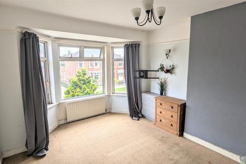 2 bedroom semi-detached house for sale, Lilac Avenue, York, YO10 3AT