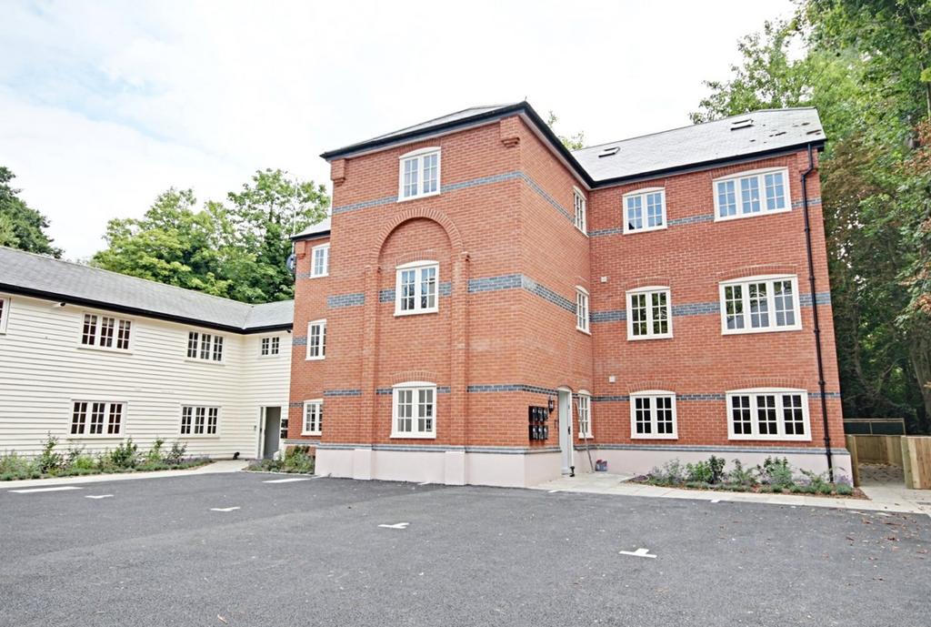 Hatfield Heath Road, Sawbridgeworth, CM21 2 bed apartment £1,495 pcm