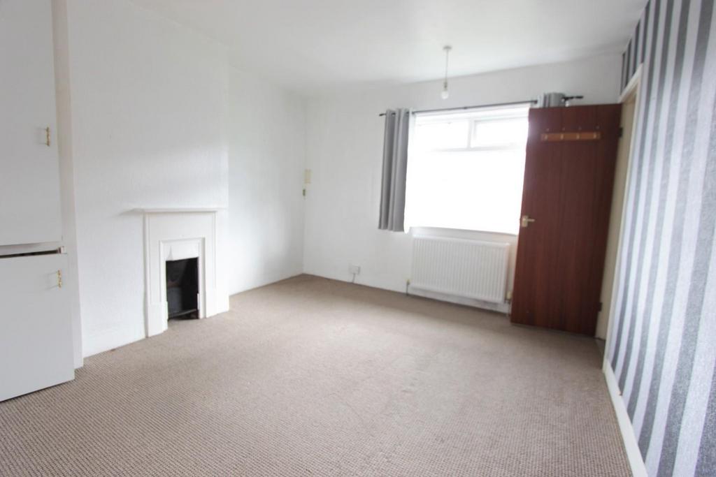 4. bedroom 1 .jpg