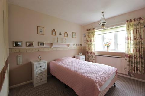 81 James Andrew Crescent, Sheffield, S8 7RJ