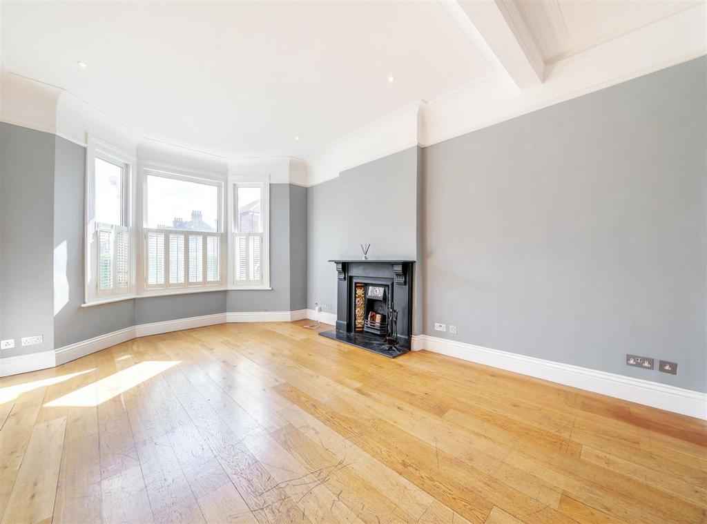 Linden Avenue, London, NW10 5 bed terraced house to rent £8,500 pcm