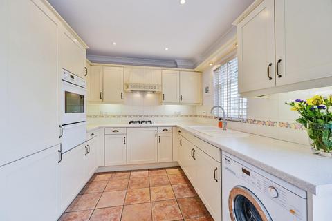 8 Cotton Close, Alrewas, Burton-on-trent, DE13 7BF