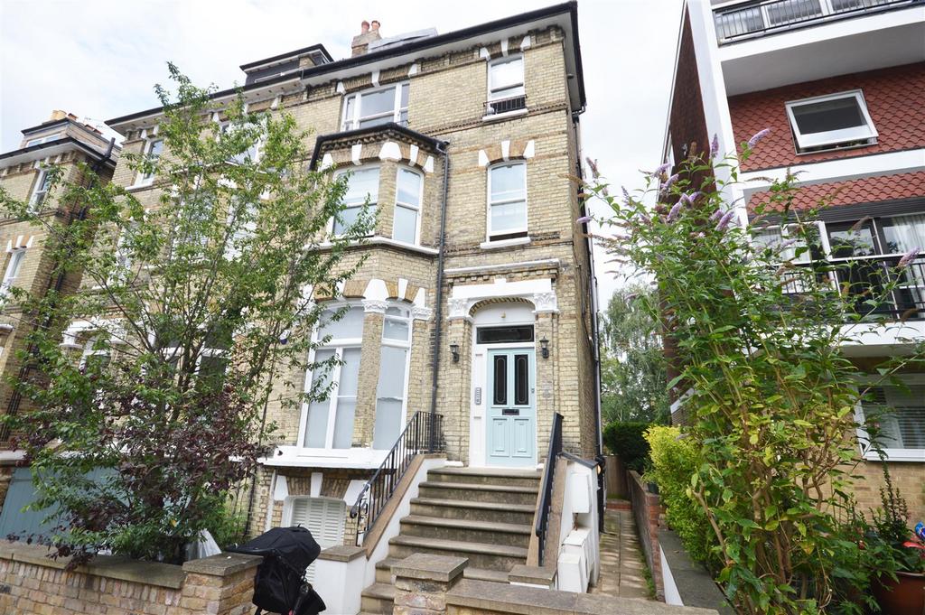 Cardigan Road, Richmond 2 bed flat £2,450 pcm (£565 pw)