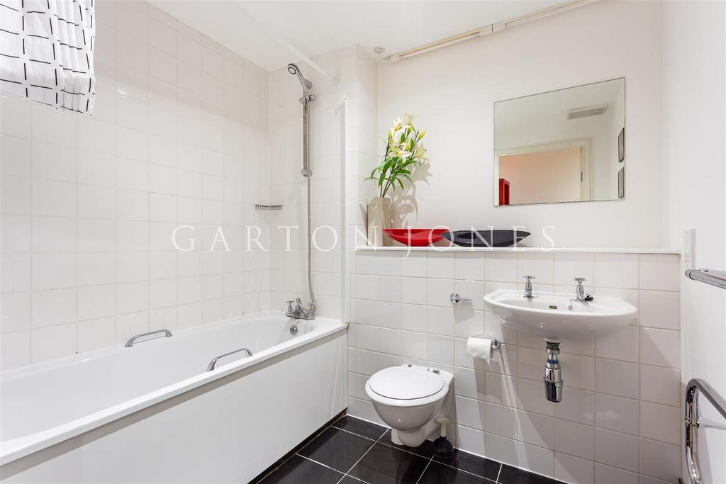 Bathroom.JPG