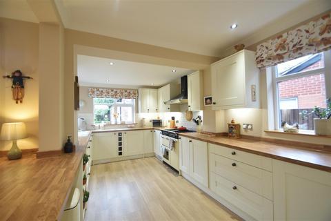 3 bedroom detached house for sale, 14 Ebnal Road, Shrewsbury, SY2 6PW