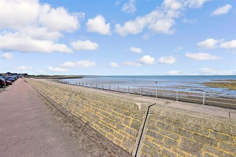 4 Queens Avenue, Birchington, CT7 9QN