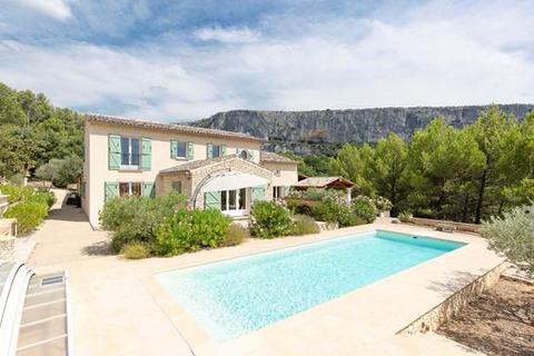 4 bedroom villa, Lioux, Vaucluse, Provence-Alpes-Côte d'Azur