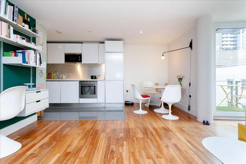 2 bedroom apartment for sale, Angel Waterside, Islington, N1