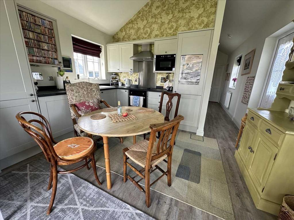 Kitchen / Dining