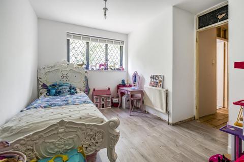 29 Littlestone Close, Beckenham, BR3 1UE