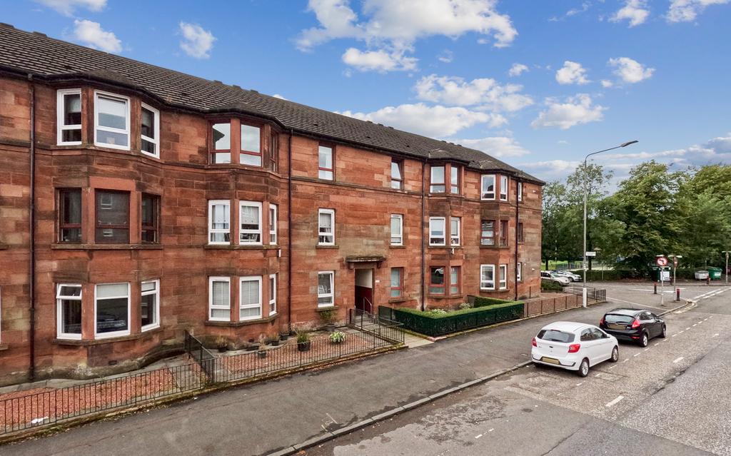 Dumbarton Road, Flat 2/2, Scotstoun, Glasgow, G14 9XE 2 bed flat for