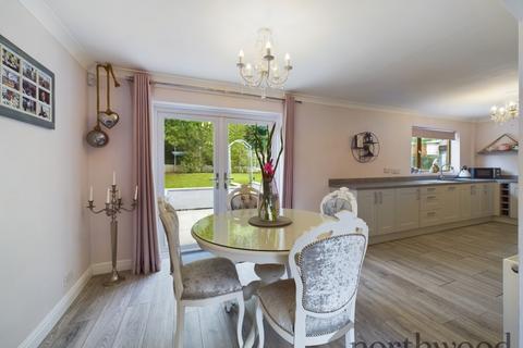 4 bedroom detached house for sale - Oak Close, West Derby, Liverpool, L12
