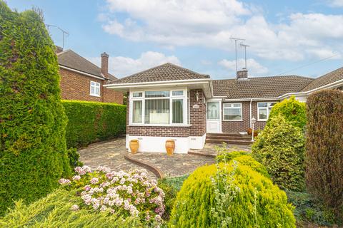 2 bedroom semi-detached bungalow for sale - Mountain Ash Avenue, Leigh-on-sea, SS9