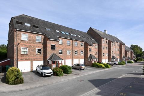 2 bedroom flat to rent, Whitecross Gardens, Huntington Road, York, YO31