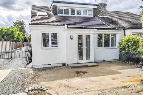 79 Essex Road, Romford, RM7 8BB