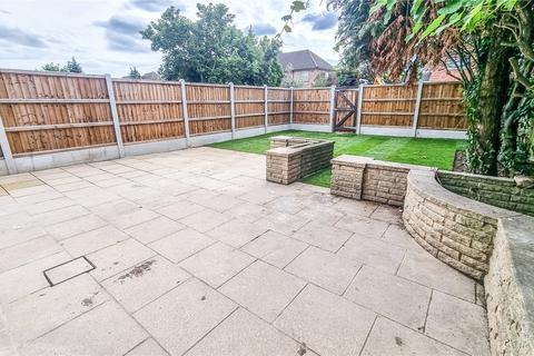 79 Essex Road, Romford, RM7 8BB
