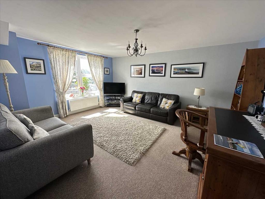 Jubilee Court, Filey 2 bed apartment for sale £165,000