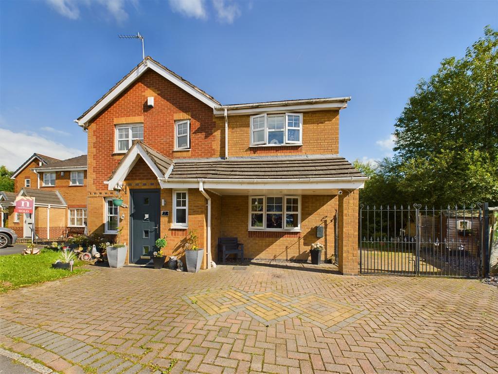 Salwick Close, Goose Green, Wigan, WN3 5 bed detached house for sale