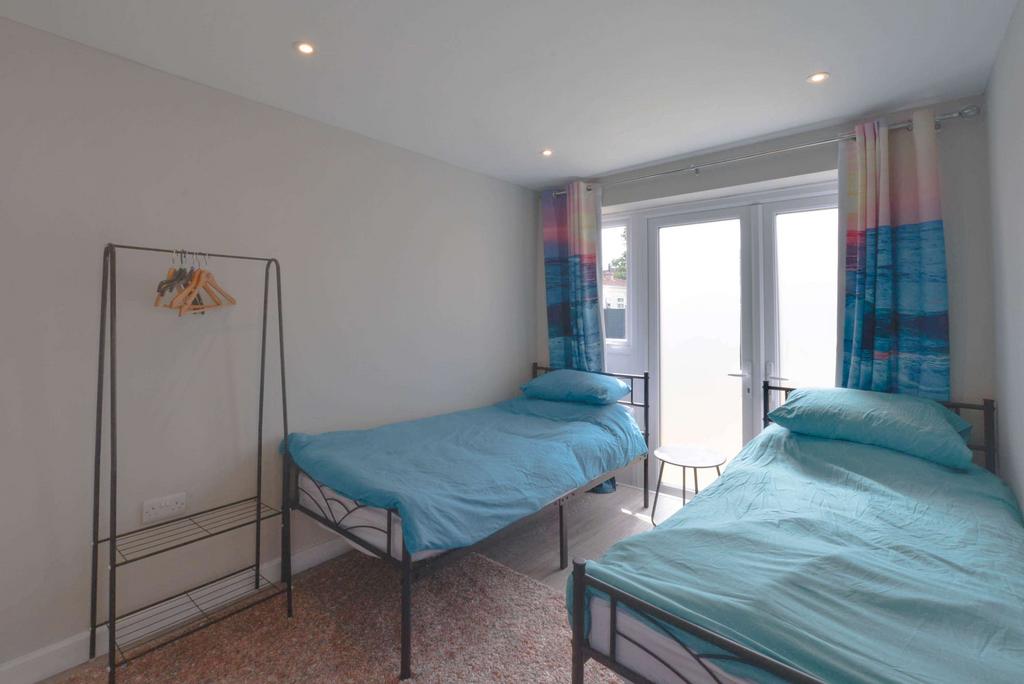 Annex with Shower Room and Kitchenette