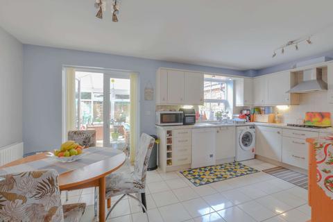 45 Millards Close, Hilperton Marsh, Trowbridge, BA14 7UN