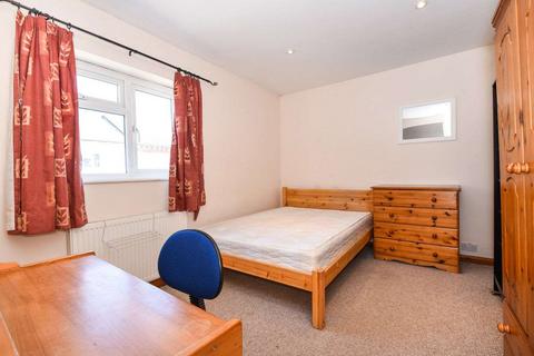 120 Avenue Road, Southampton, SO14 6BB