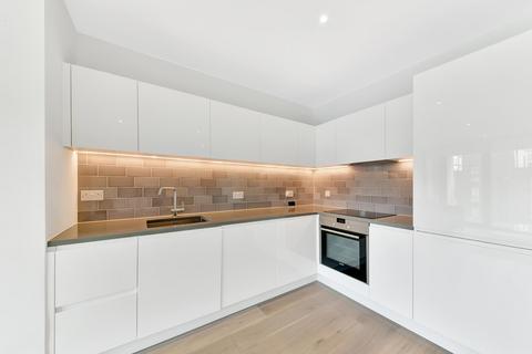 2 bedroom apartment to rent, Commodore House, Royal Wharf, London, E16