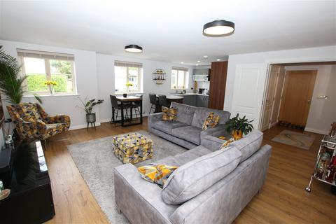 8, Keresforth House Dark Lane, Barnsley, S70 6RZ
