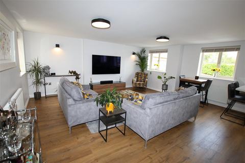 8, Keresforth House Dark Lane, Barnsley, S70 6RZ