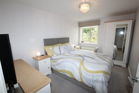 8, Keresforth House Dark Lane, Barnsley, S70 6RZ
