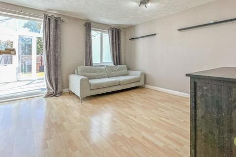 9 Howell Close, Arborfield, Reading, RG2 9GN