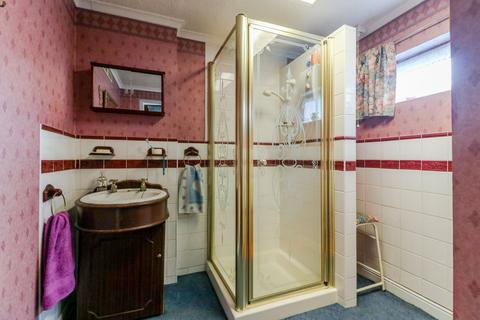1 Ravens Close, Enfield, EN1 3UR