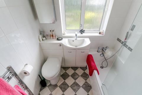 1 Ravens Close, Enfield, EN1 3UR