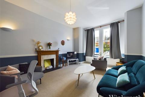 2 bedroom apartment to rent, Mount Park Crescent, London, W5