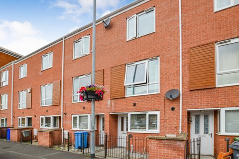 31 Flixton Road, Manchester, M13 9GU