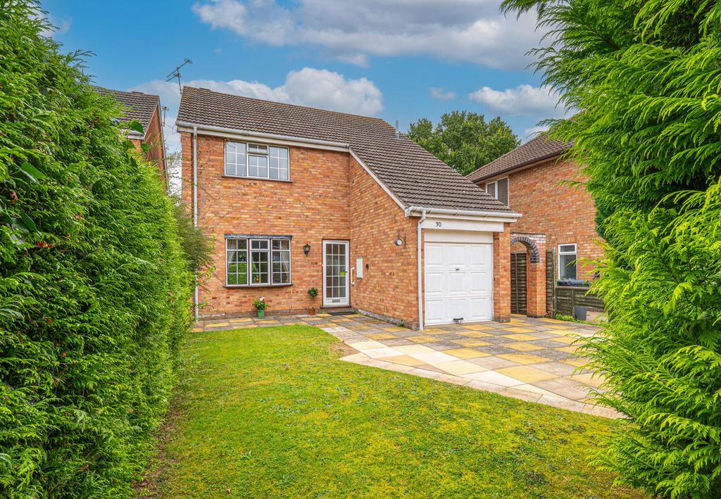 The Gardens, Leamington Spa, CV31 3 bed detached house for sale £375,000